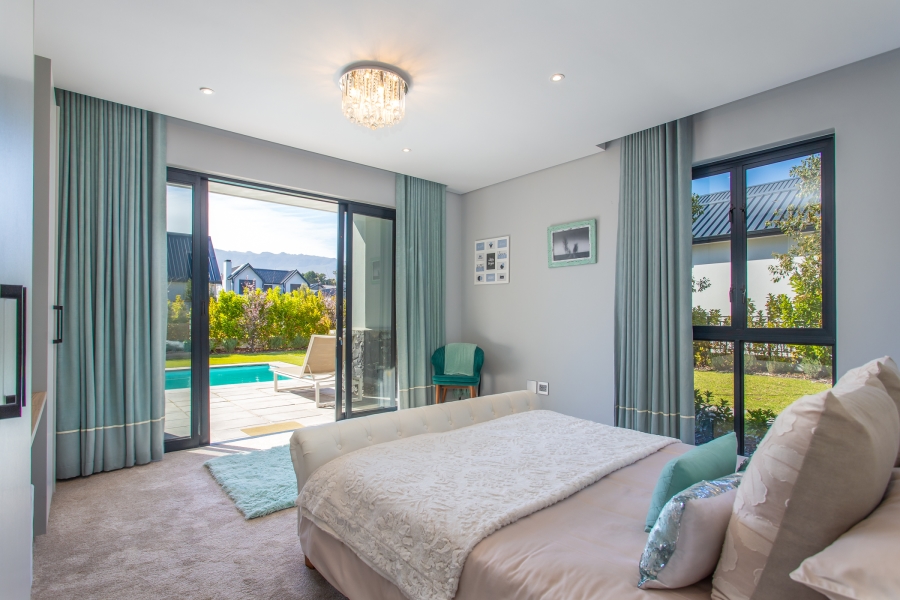 5 Bedroom Property for Sale in Val De Vie Estate Western Cape